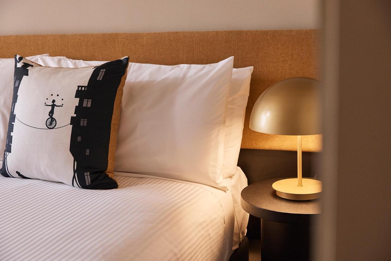 Capitol Square Hotel
